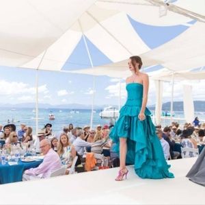 □$6,690 NEW OSCAR DE LA RENTA STUNNING BLUE SILK RUFFLE TRAIN GOWN DRESS US 8